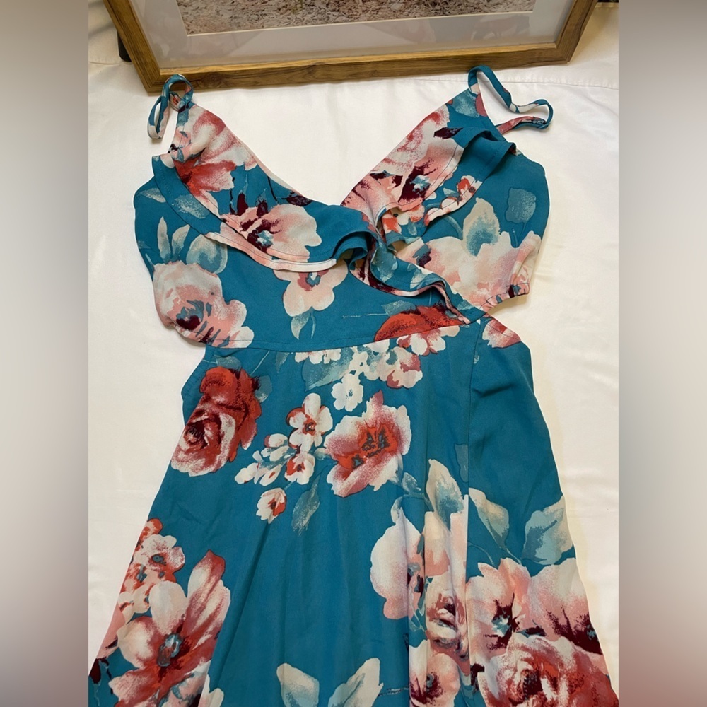 Inspired Hearts size large blue floral midi dresss - Picture 2 of 9